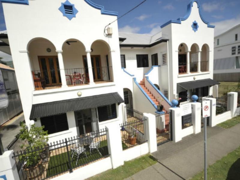 Floriana Villas Cairns Exterior photo